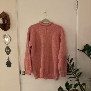 Elegant Pink Women's Crew Neck Sweater